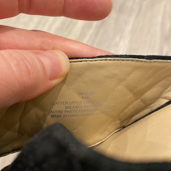 Karl Lagerfeld | Paris Rae Black Leather Quilted Criss Cross Sandals | Size 7 - Picture 5 of 5